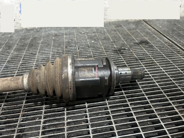 bontott TOYOTA RAV 4 Bal Féltengely