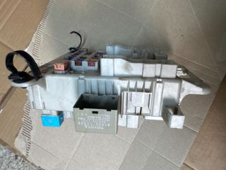 bontott TOYOTA RAV 4 Biztosítéktábla Motortér