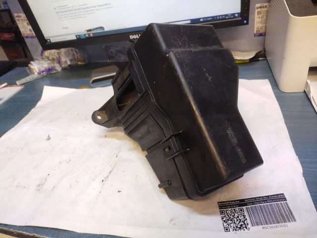 bontott TOYOTA RAV 4 Biztosítéktábla Motortér