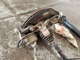 bontott TOYOTA RAV 4 Jobb első Csonkállvány Kerékaggyal