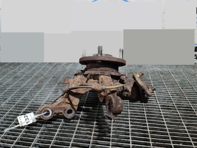 bontott TOYOTA RAV 4 Jobb első Csonkállvány