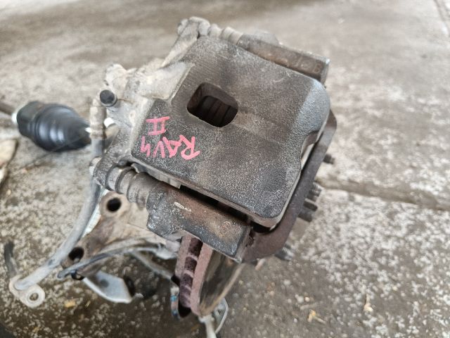 bontott TOYOTA RAV 4 Jobb első Féknyereg Munkahengerrel