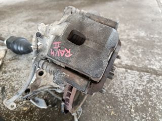 bontott TOYOTA RAV 4 Jobb első Féknyereg Munkahengerrel