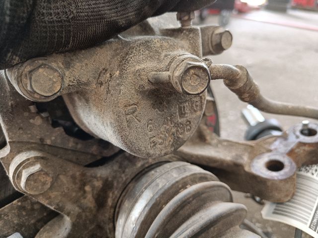 bontott TOYOTA RAV 4 Jobb első Féknyereg Munkahengerrel