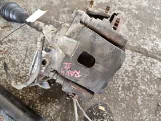 bontott TOYOTA RAV 4 Jobb első Féknyereg Munkahengerrel