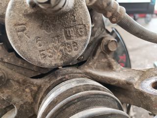 bontott TOYOTA RAV 4 Jobb első Féknyereg Munkahengerrel