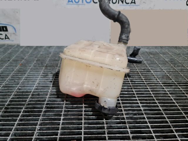 bontott TOYOTA RAV 4 Kiegyenlítő Tartály