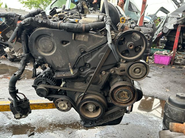 bontott TOYOTA RAV 4 Komplett Motor (Segédberendezésekkel)