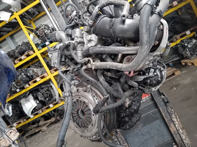 bontott TOYOTA RAV 4 Komplett Motor (Segédberendezésekkel)