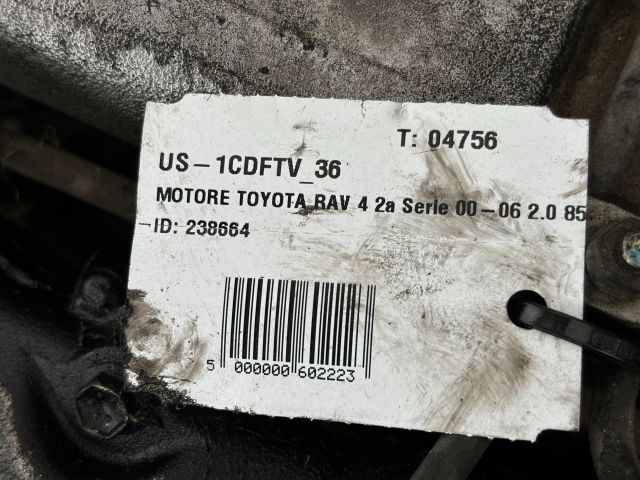 bontott TOYOTA RAV 4 Komplett Motor (Segédberendezésekkel)
