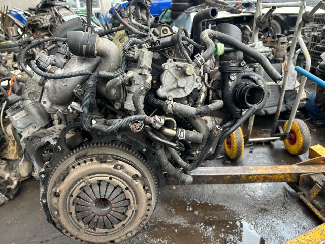 bontott TOYOTA RAV 4 Komplett Motor (Segédberendezésekkel)