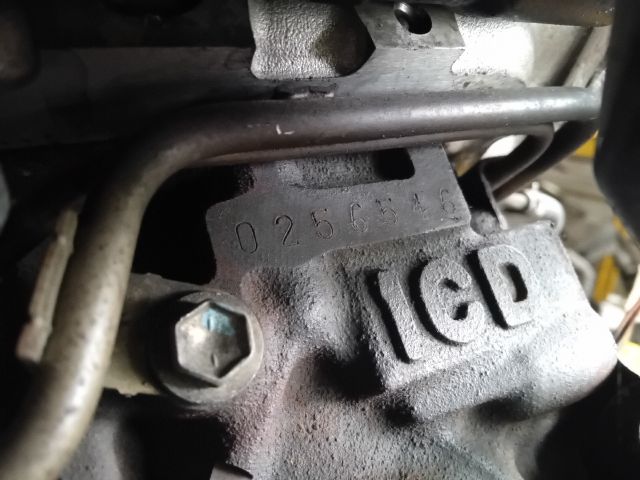 bontott TOYOTA RAV 4 Komplett Motor (Segédberendezésekkel)