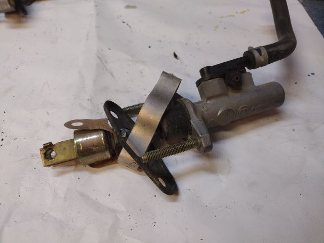 bontott TOYOTA RAV 4 Kuplung Főhenger