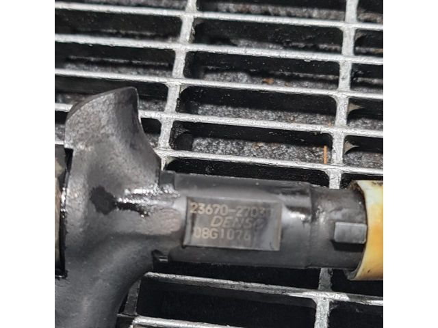 bontott TOYOTA RAV 4 Porlasztó (1 db)