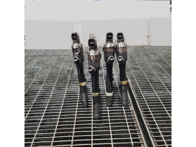 bontott TOYOTA RAV 4 Porlasztó (1 db)