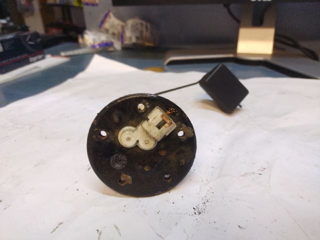 bontott TOYOTA RAV 4 Üzemanyagszint Jeladó