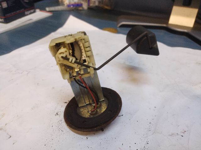 bontott TOYOTA RAV 4 Üzemanyagszint Jeladó