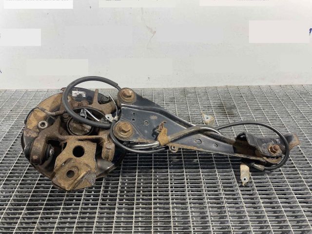 bontott TOYOTA RAV 4 Bal hátsó Csonkállvány