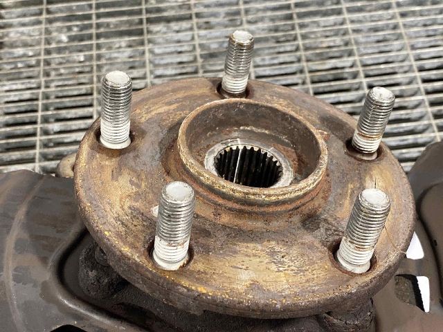 bontott TOYOTA RAV 4 Jobb első Csonkállvány