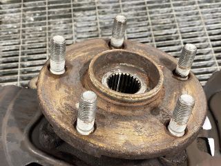 bontott TOYOTA RAV 4 Jobb első Csonkállvány