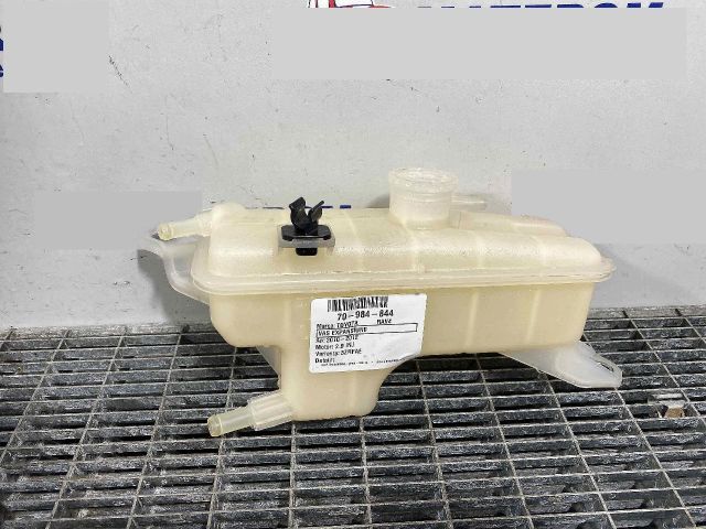 bontott TOYOTA RAV 4 Kiegyenlítő Tartály