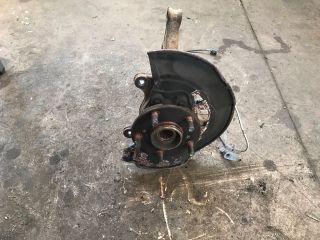 bontott TOYOTA RAV 4 Bal első Csonkállvány Kerékaggyal