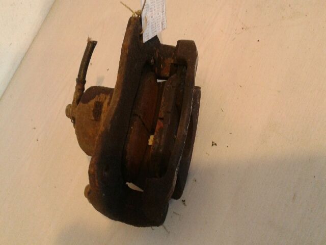 bontott TOYOTA RAV 4 Jobb első Féknyereg Munkahengerrel