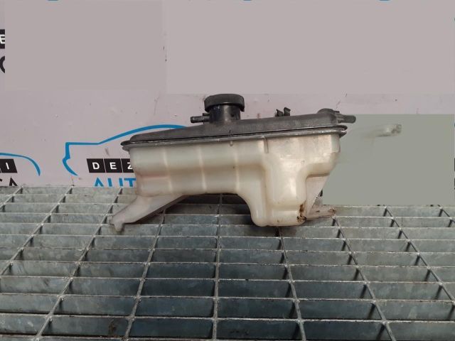 bontott TOYOTA RAV 4 Kiegyenlítő Tartály