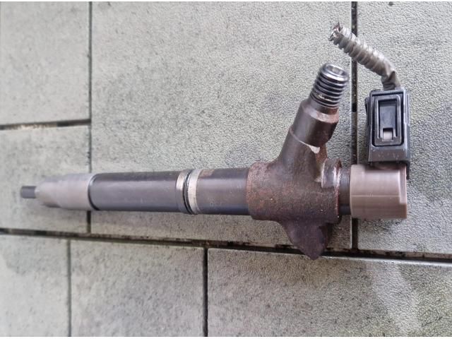 bontott TOYOTA RAV 4 Porlasztó (1 db)