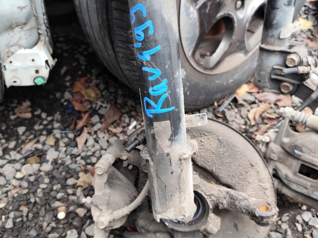 bontott TOYOTA RAV 4 Bal első Csonkállvány Kerékaggyal