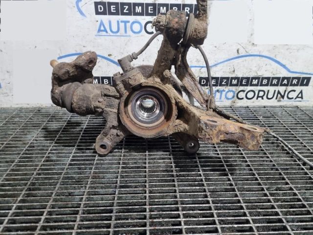 bontott TOYOTA RAV 4 Bal első Csonkállvány