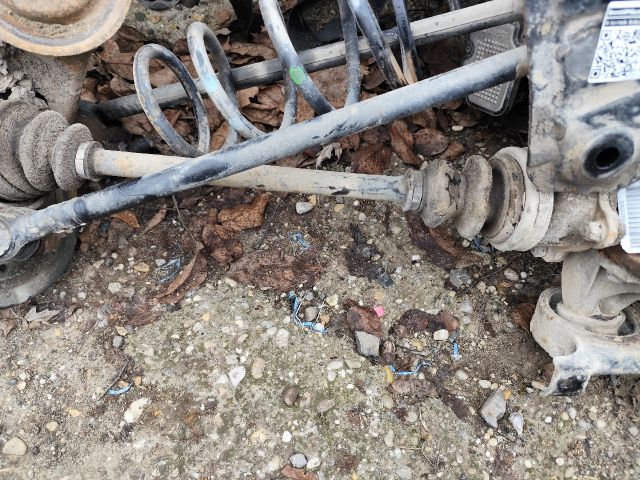 bontott TOYOTA RAV 4 Bal hátsó Féltengely