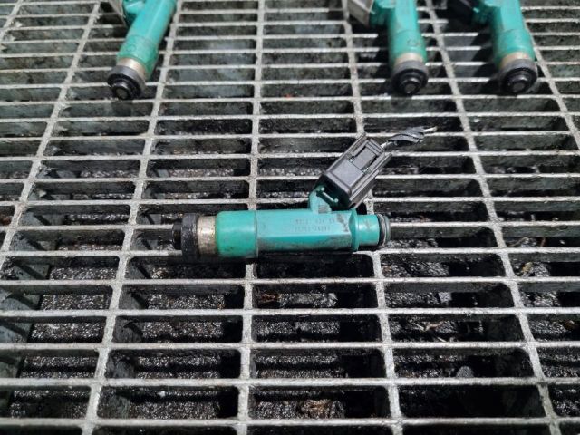 bontott TOYOTA RAV 4 Porlasztó (1 db)