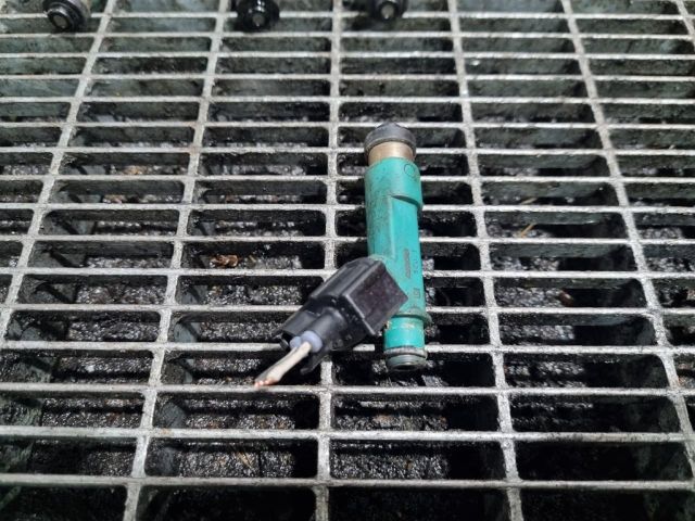 bontott TOYOTA RAV 4 Porlasztó (1 db)