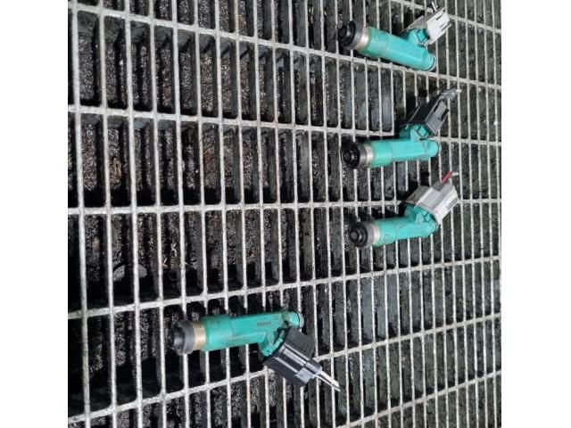 bontott TOYOTA RAV 4 Porlasztó (1 db)