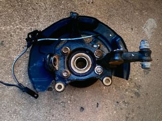 bontott TOYOTA RAV 4 Bal első Csonkállvány Kerékaggyal