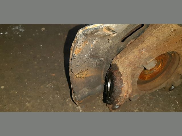 bontott TOYOTA RAV 4 Bal első Csonkállvány Kerékaggyal