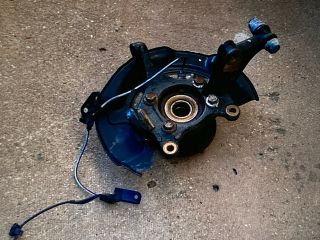 bontott TOYOTA RAV 4 Bal első Csonkállvány Kerékaggyal