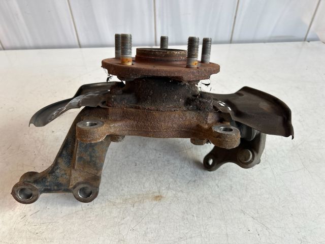 bontott TOYOTA RAV 4 Bal első Csonkállvány Kerékaggyal