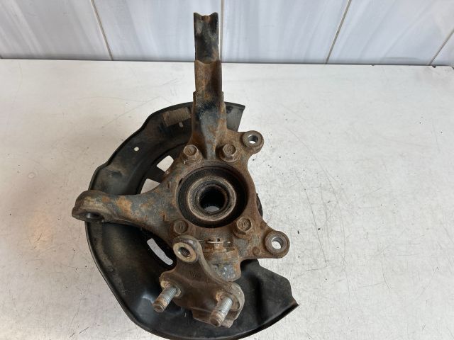 bontott TOYOTA RAV 4 Bal első Csonkállvány Kerékaggyal