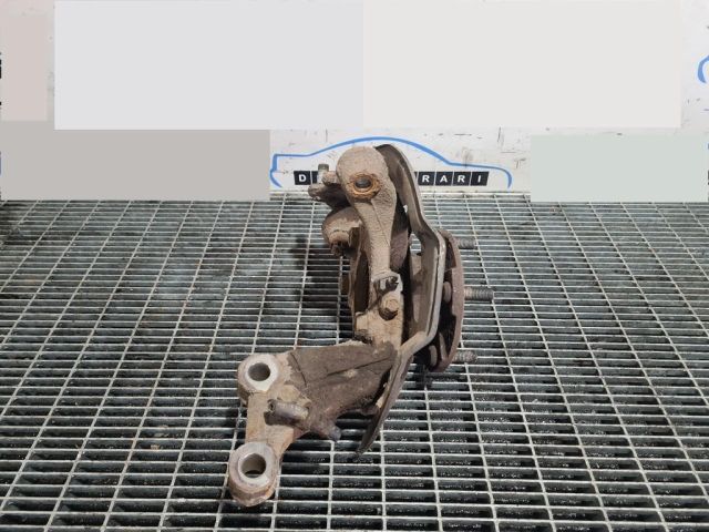 bontott TOYOTA RAV 4 Bal első Csonkállvány