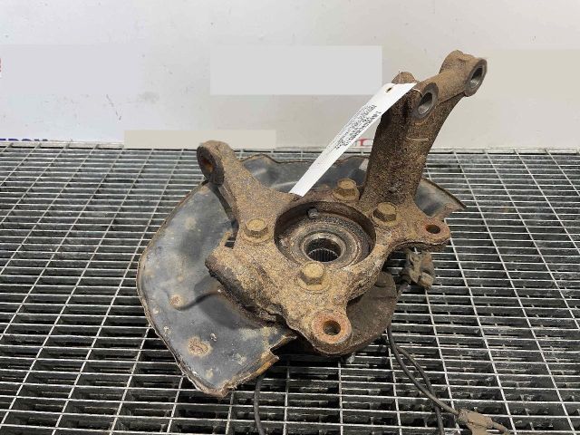 bontott TOYOTA RAV 4 Bal első Csonkállvány