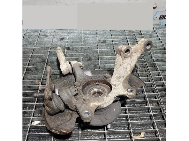 bontott TOYOTA RAV 4 Bal első Csonkállvány