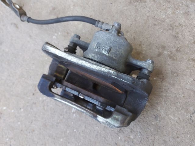 bontott TOYOTA RAV 4 Bal első Féknyereg Munkahengerrel