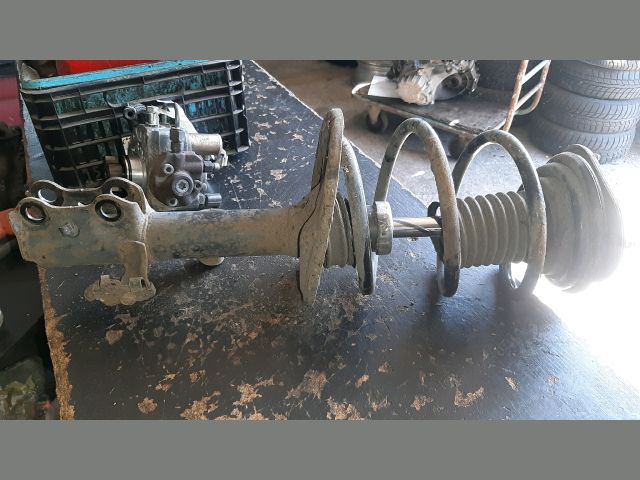 bontott TOYOTA RAV 4 Bal első Gólyaláb (Lengécsillapító, Rugó)