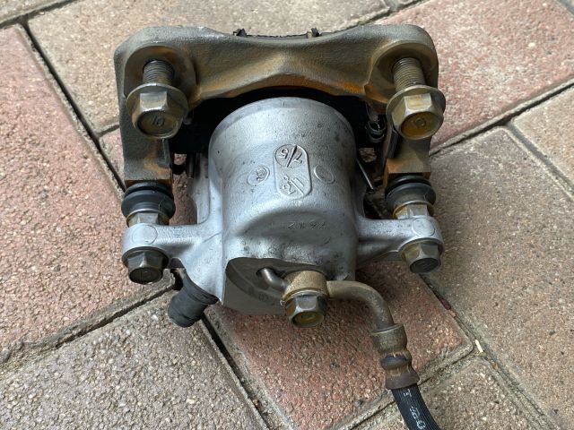 bontott TOYOTA RAV 4 Bal hátsó Féknyereg Munkahengerrel