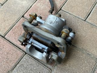 bontott TOYOTA RAV 4 Bal hátsó Féknyereg Munkahengerrel