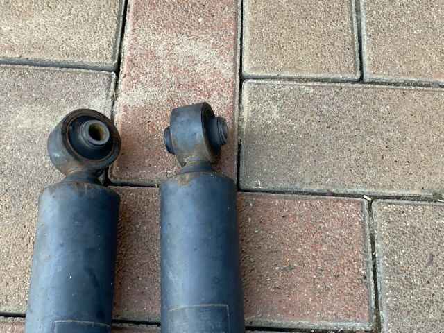 bontott TOYOTA RAV 4 Bal hátsó Lengéscsillapító