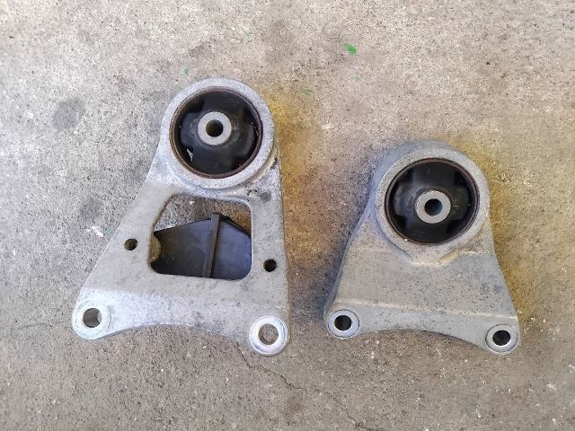 bontott TOYOTA RAV 4 Differenciálmű Tartó Bak