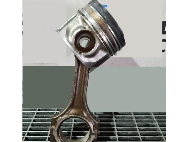 bontott TOYOTA RAV 4 Dugattyú